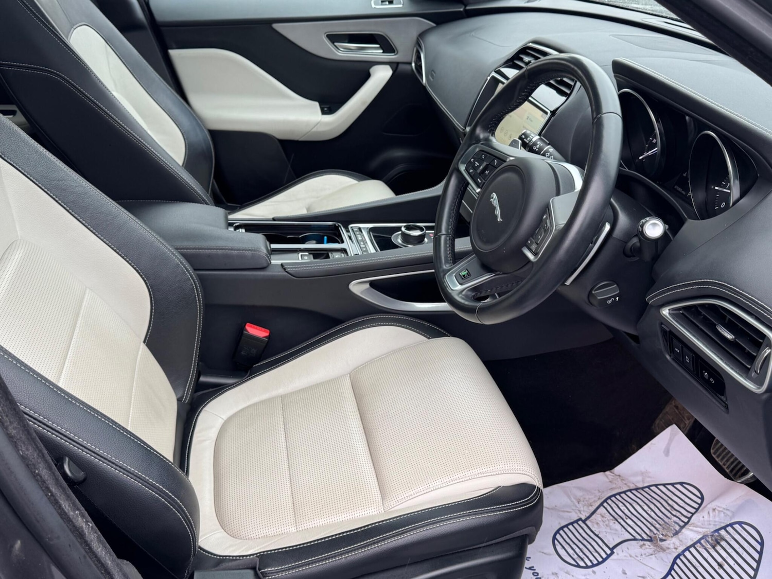 Used Jaguar F-Pace 2018 for sale - 77400736: Photo 9