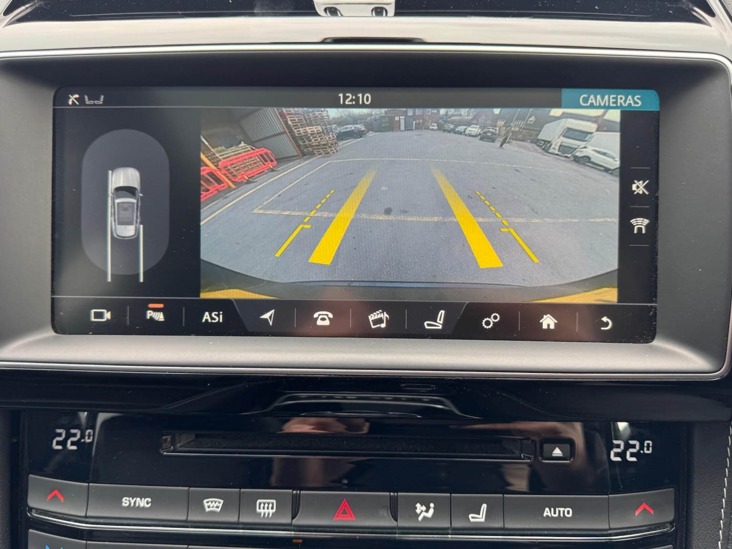 Used Jaguar F-Pace 2017 for sale - 77737680: Photo 18