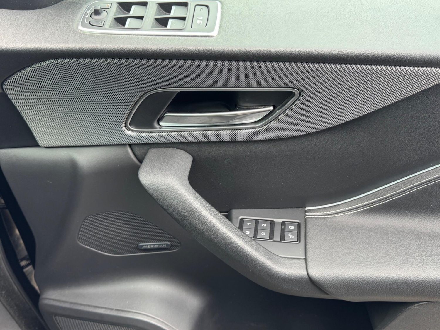 Used Jaguar F-Pace 2017 for sale - 77737680: Photo 20