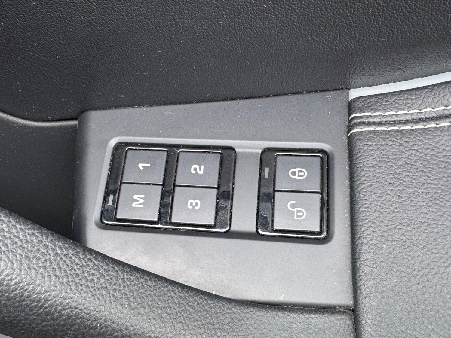 Used Jaguar F-Pace 2017 for sale - 77737680: Photo 24