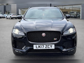 Used Jaguar F-Pace 2017 for sale - 77737680: Photo