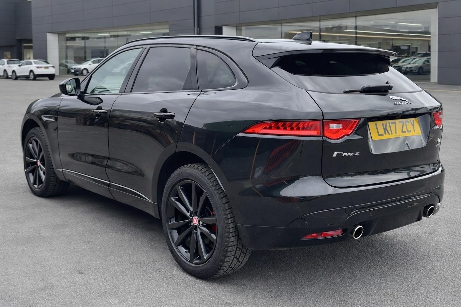 Used Jaguar F-Pace 2017 for sale - 77737680: Photo 4