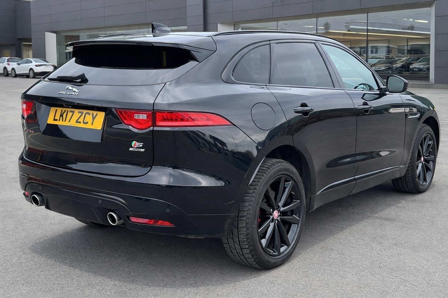 Used Jaguar F-Pace 2017 for sale - 77737680: Photo 6