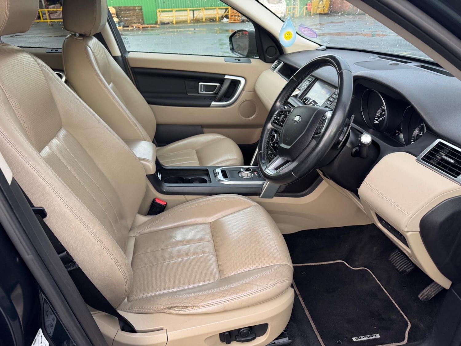 Used Land Rover Discovery Sport 2015 for sale - 77854319: Photo 9