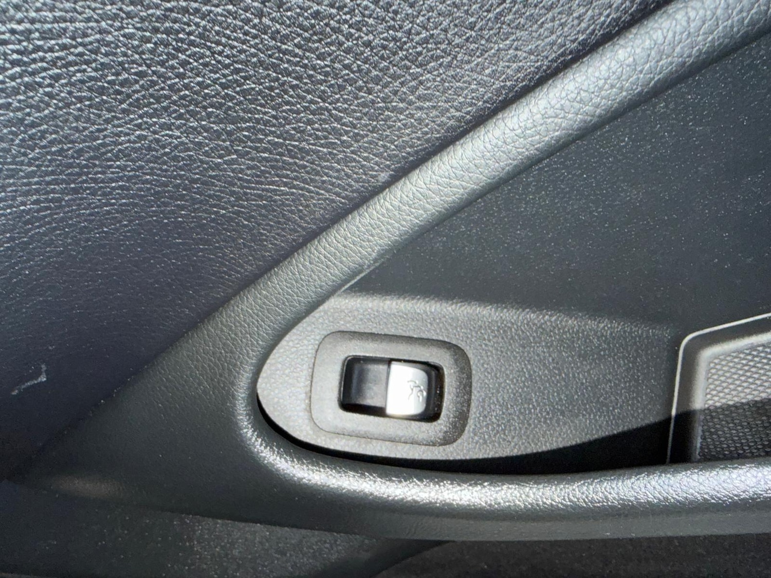 Used Mercedes-Benz C Class 2017 for sale - 76743111: Photo 33