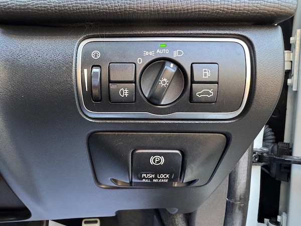 Used Volvo XC60 2014 for sale - 75599990: Photo 30
