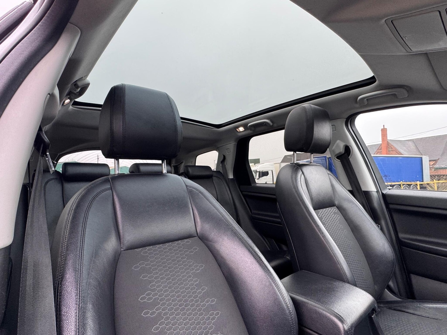 Used Land Rover Discovery Sport 2016 for sale - 77441028: Photo 15