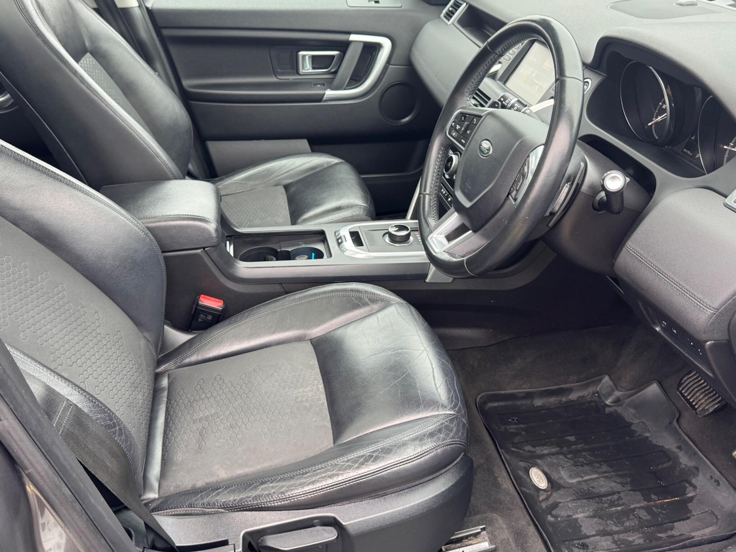 Used Land Rover Discovery Sport 2016 for sale - 77441028: Photo 9