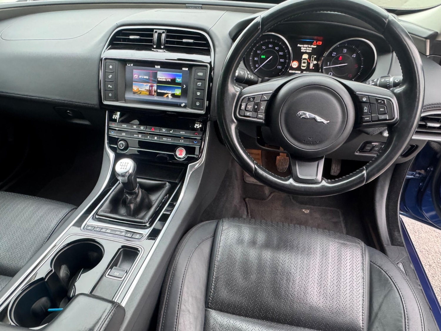 Used Jaguar XE 2015 for sale - 77839025: Photo 10