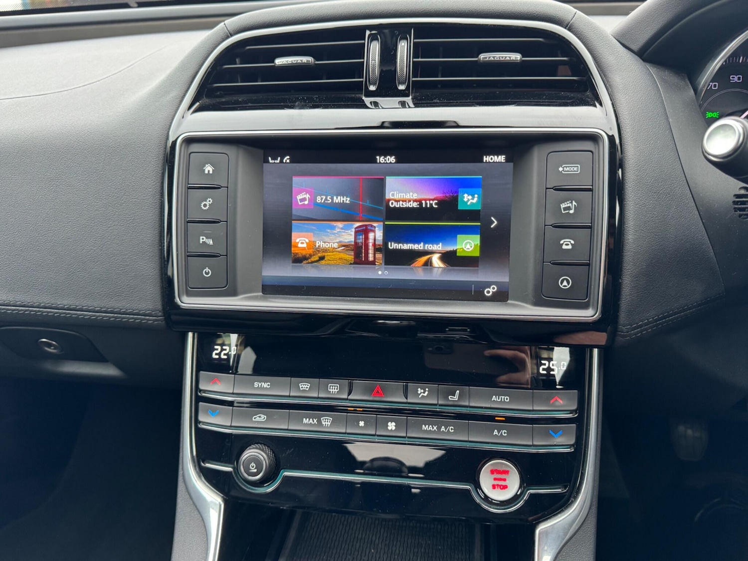 Used Jaguar XE 2015 for sale - 77839025: Photo 17