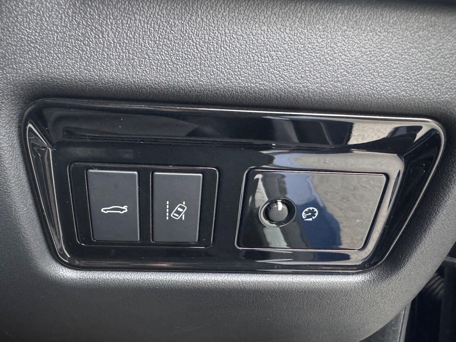 Used Jaguar XE 2015 for sale - 77839025: Photo 23