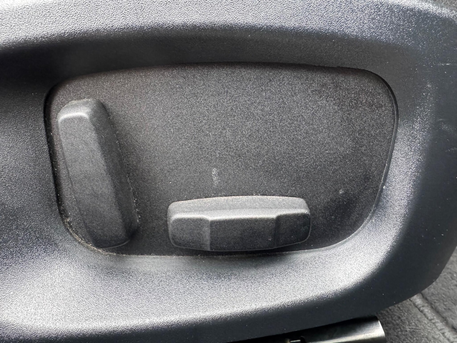 Used Jaguar XE 2015 for sale - 77839025: Photo 31