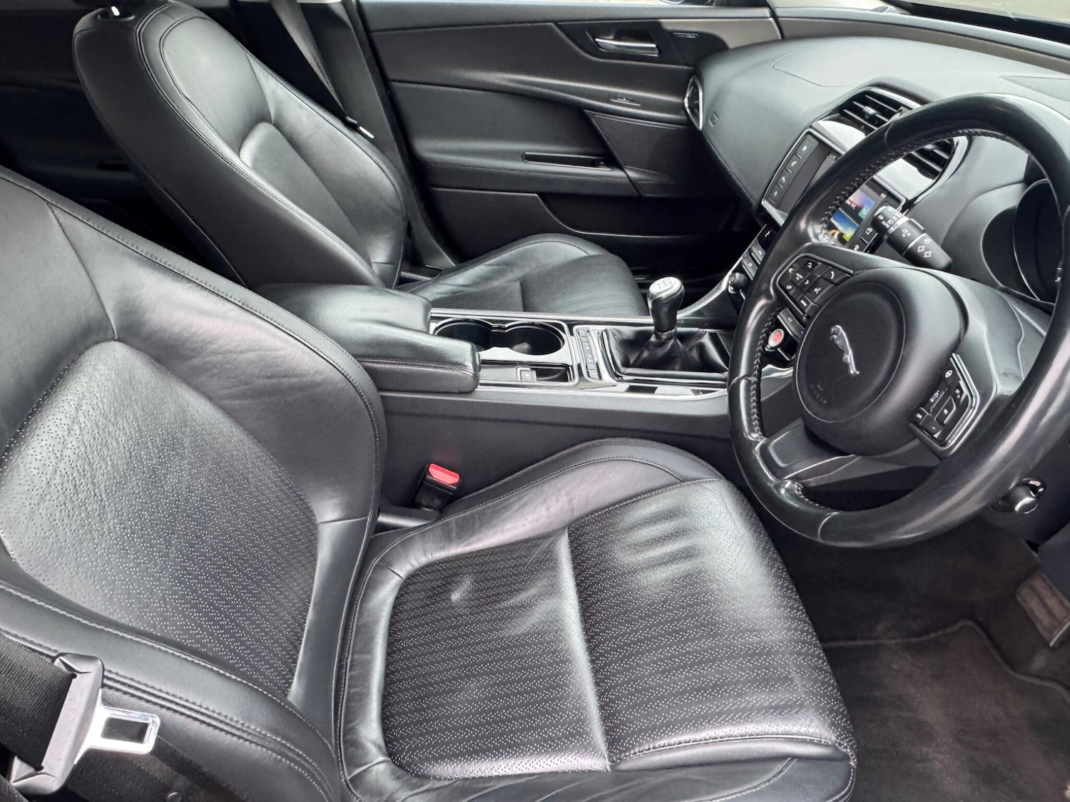 Used Jaguar XE 2015 for sale - 77839025: Photo 9