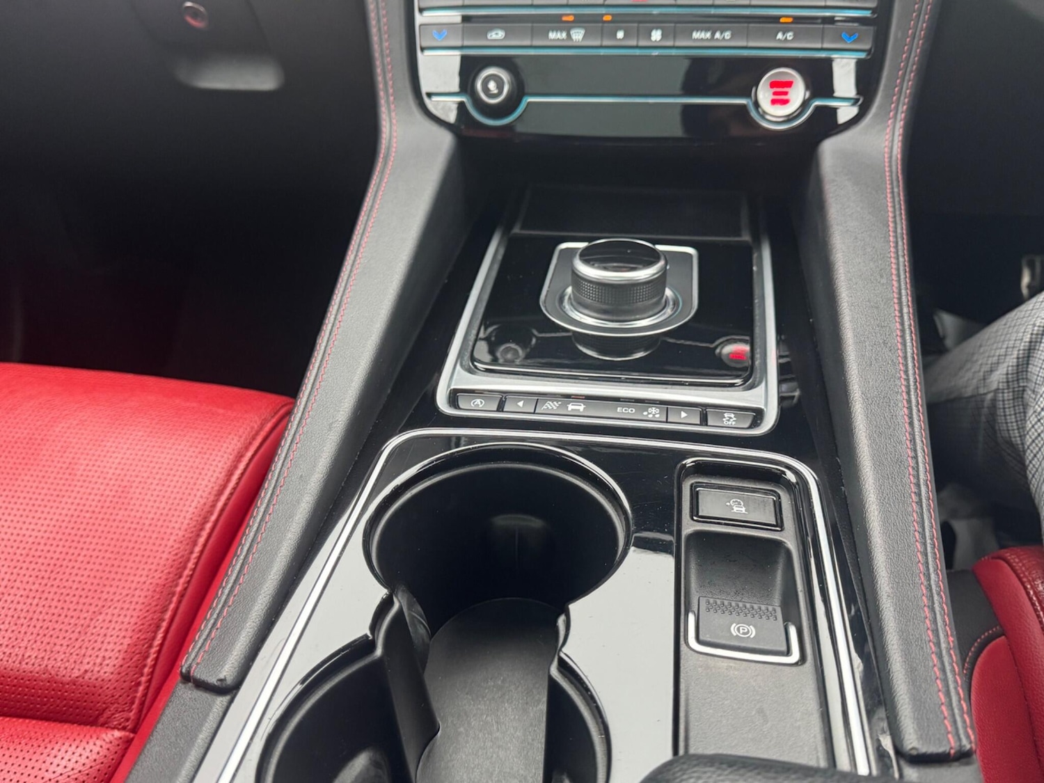 Used Jaguar F-Pace 2016 for sale - 77143339: Photo 18