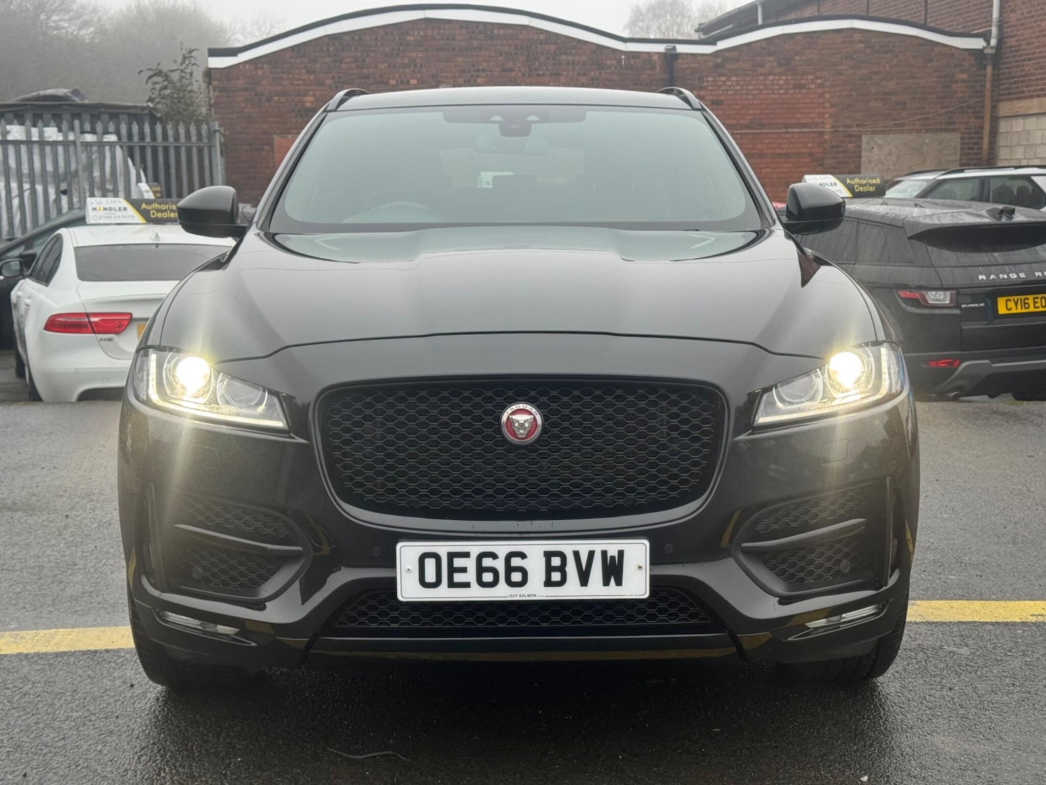 Used Jaguar F-Pace 2016 for sale - 77143339: Photo 2