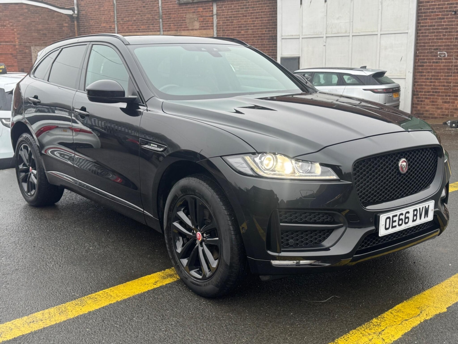 Used Jaguar F-Pace 2016 for sale - 77143339: Photo 3