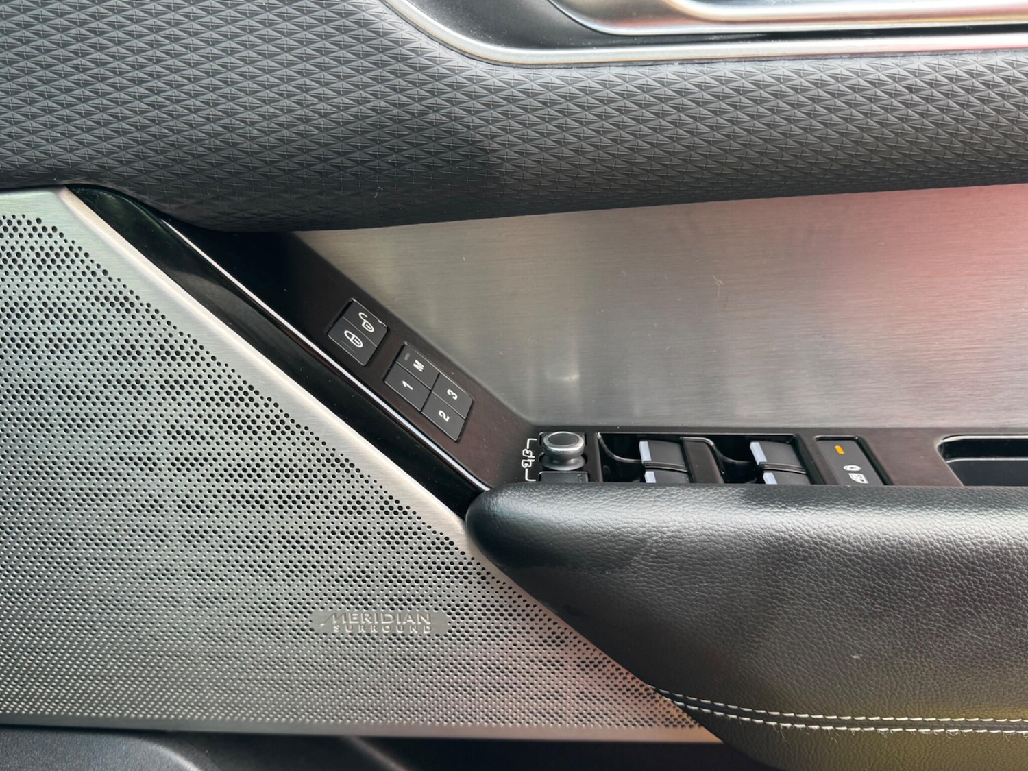 Used Land Rover Range Rover Velar 2019 for sale - 77440876: Photo 25