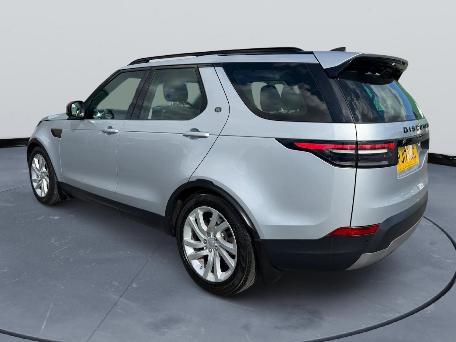 Used Land Rover Discovery 2017 for sale - 76059454: Photo 6