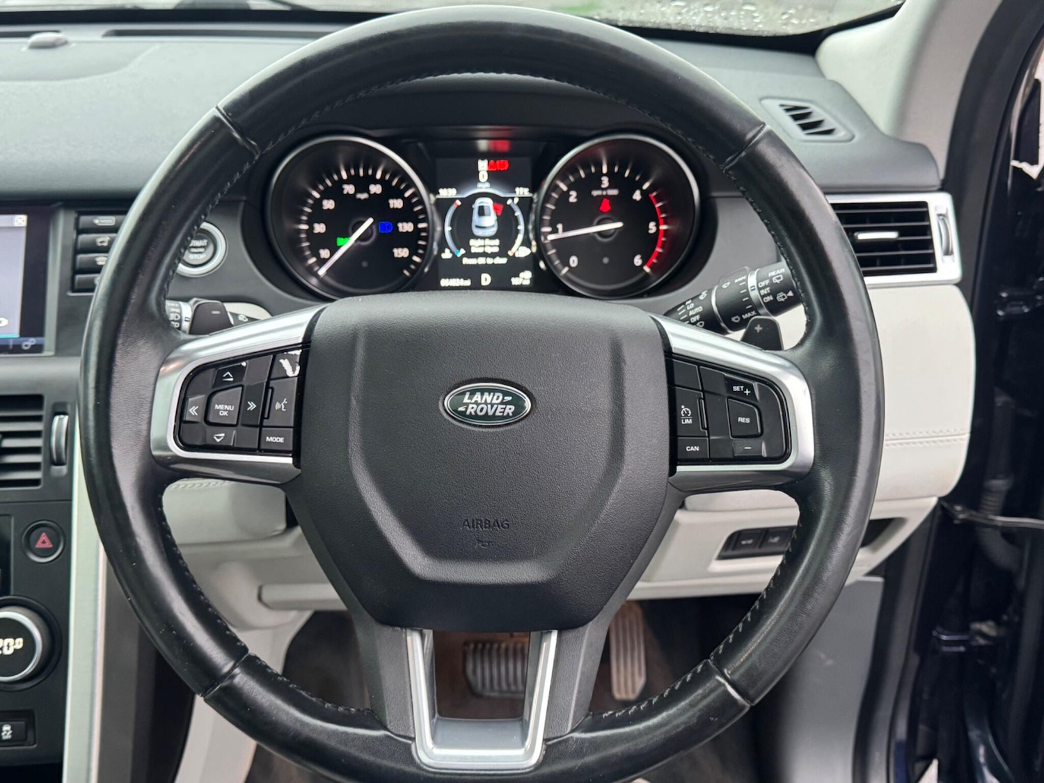 Used Land Rover Discovery Sport 2017 for sale - 77633019: Photo 11