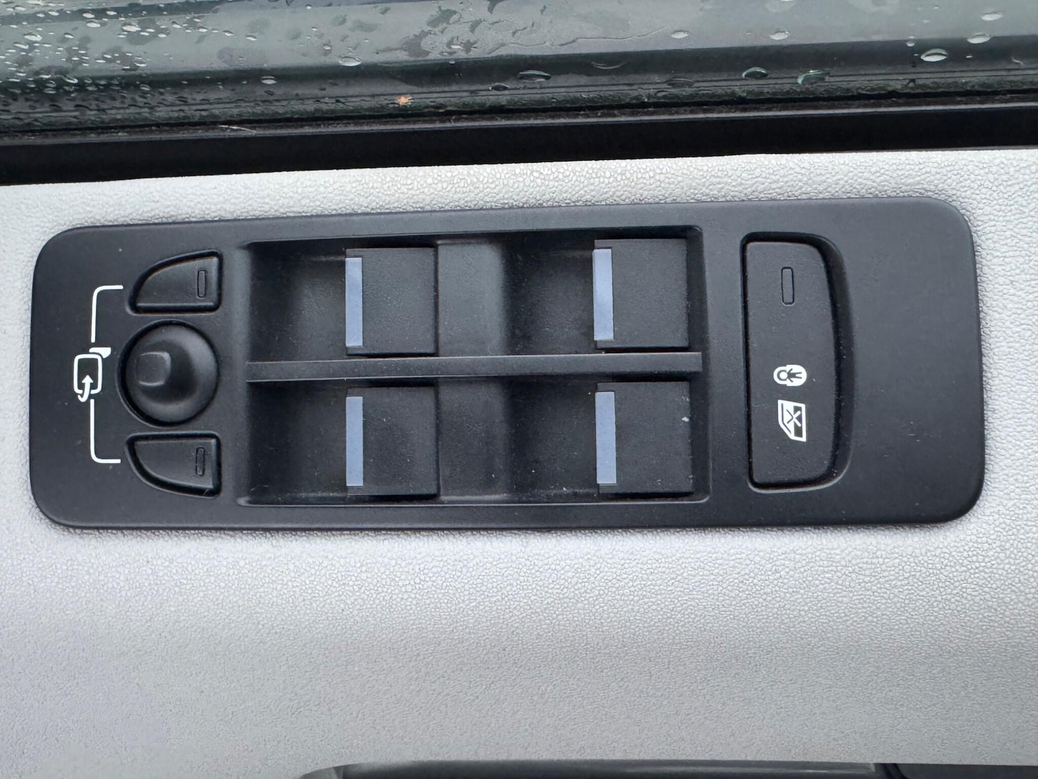 Used Land Rover Discovery Sport 2017 for sale - 77633019: Photo 19