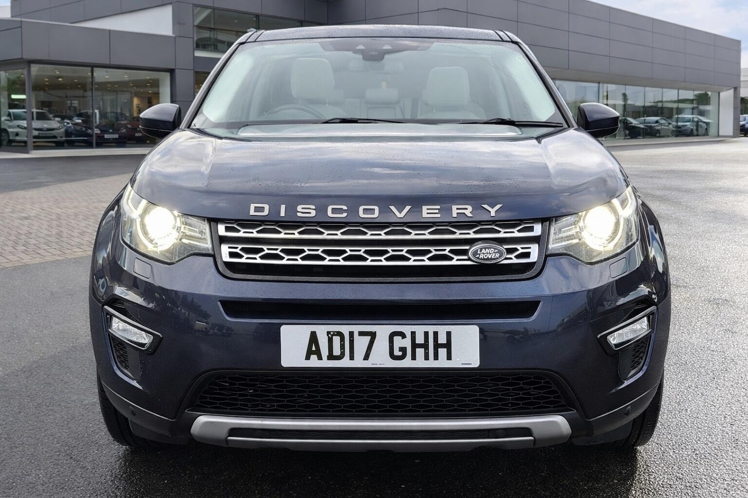 Used Land Rover Discovery Sport 2017 for sale - 77633019: Photo 2