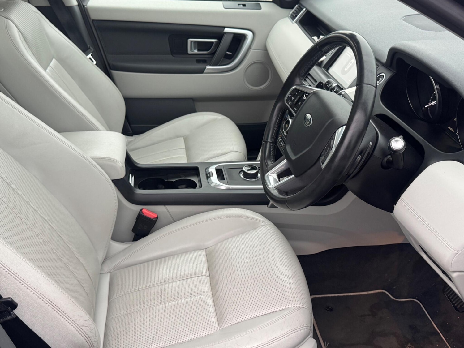 Used Land Rover Discovery Sport 2017 for sale - 77633019: Photo 9