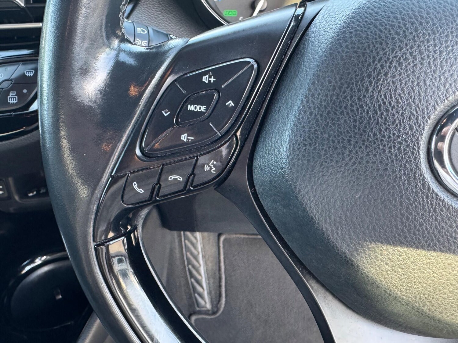 Used Toyota C-HR 2017 for sale - 78170393: Photo 16