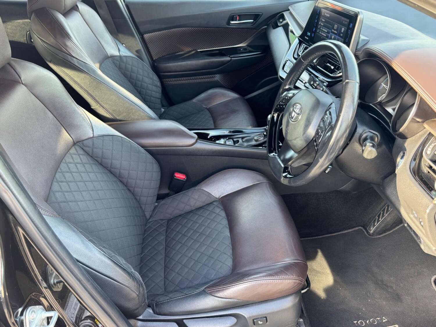 Used Toyota C-HR 2017 for sale - 78170393: Photo 8