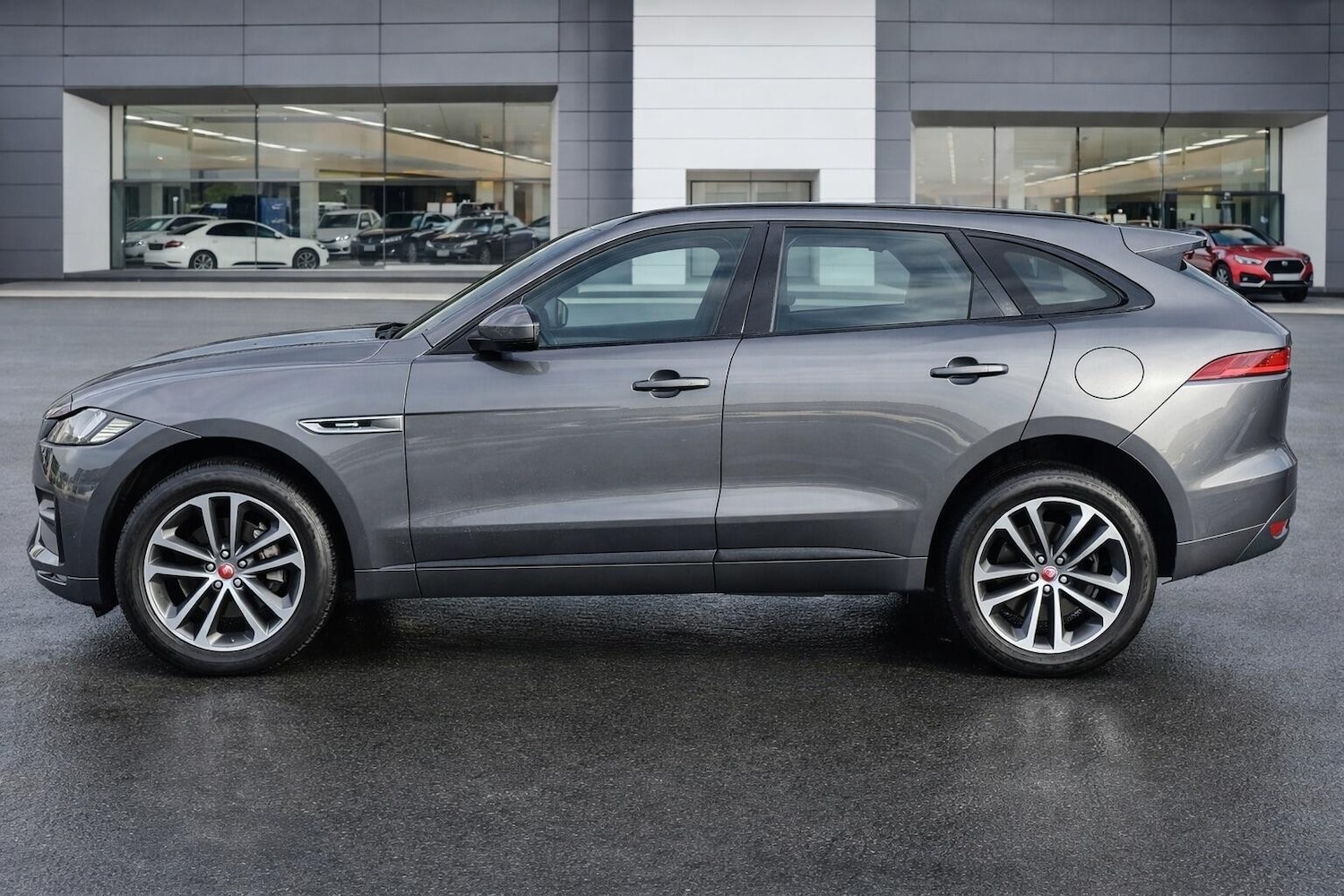 Used Jaguar F-Pace 2017 for sale - 77625920: Photo 8
