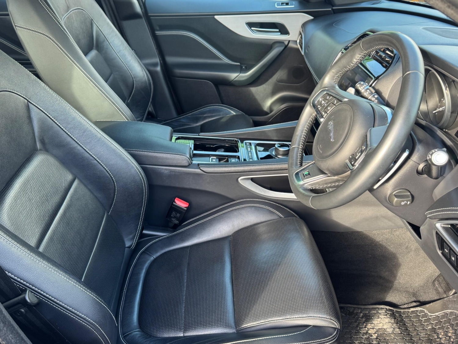 Used Jaguar F-Pace 2017 for sale - 77625920: Photo 9