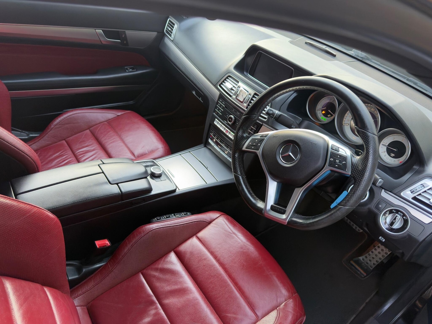 Used Mercedes-Benz E Class 2016 for sale - 76572603: Photo 11