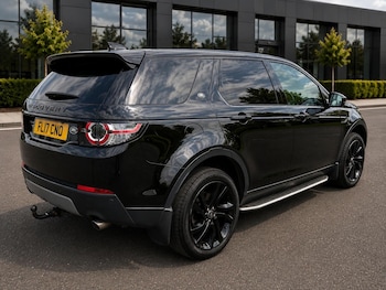 Used Land Rover Discovery Sport 2017 for sale - 79092619: Photo