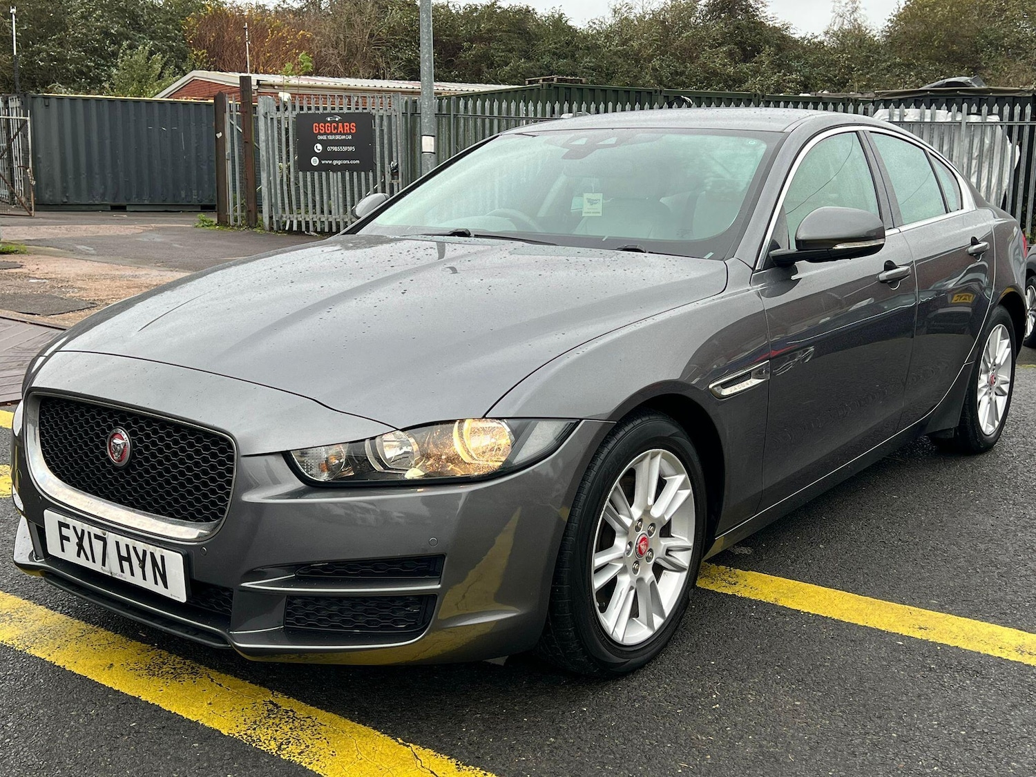 Used Jaguar XE 2017 for sale - 76550503: Photo 1