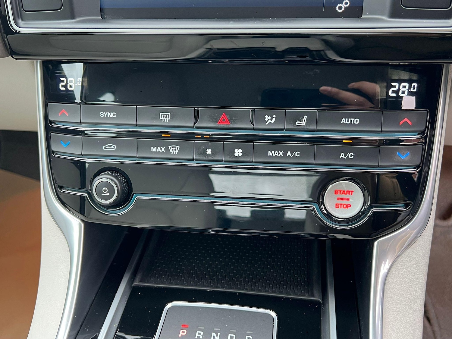 Used Jaguar XE 2017 for sale - 76550503: Photo 17