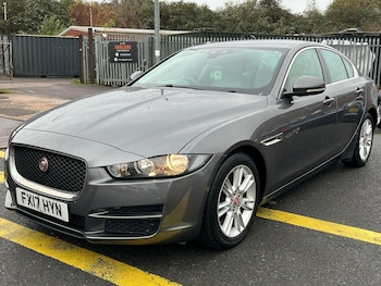 Used Jaguar XE 2017 for sale - 76550503: Photo