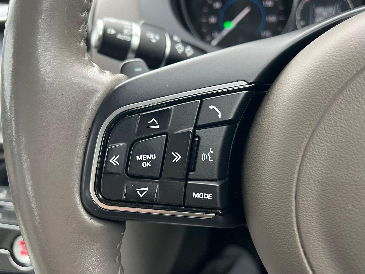 Used Jaguar XE 2017 for sale - 76550503: Photo 21