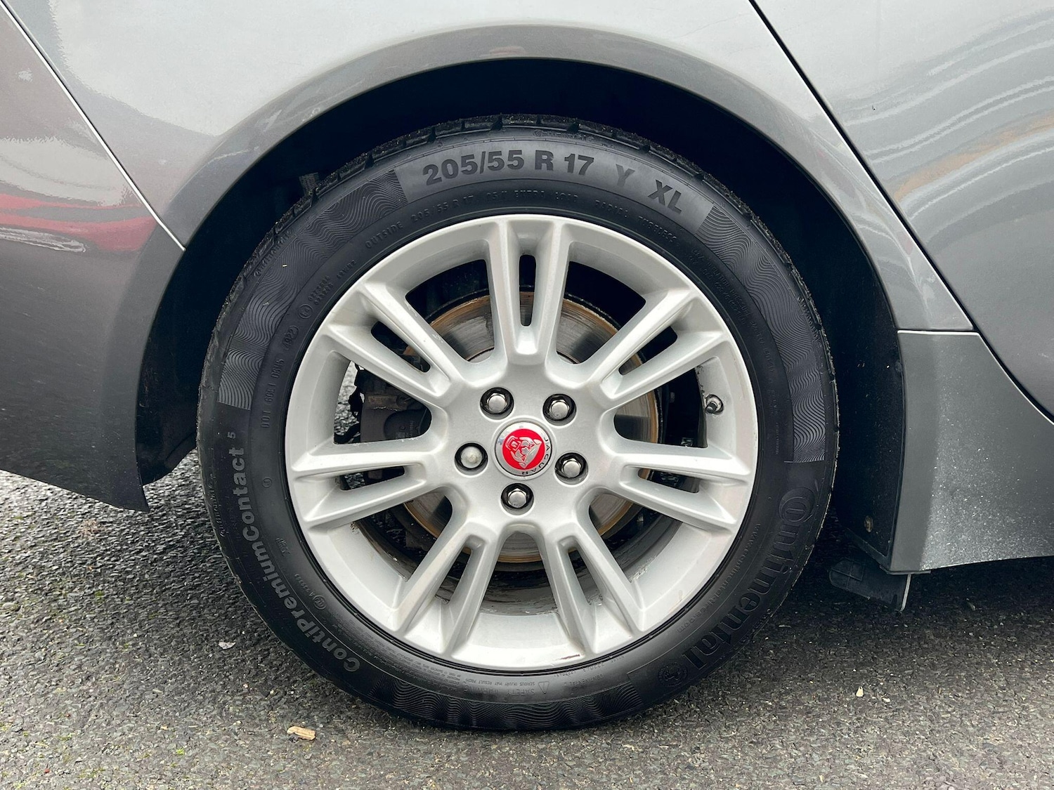 Used Jaguar XE 2017 for sale - 76550503: Photo 24