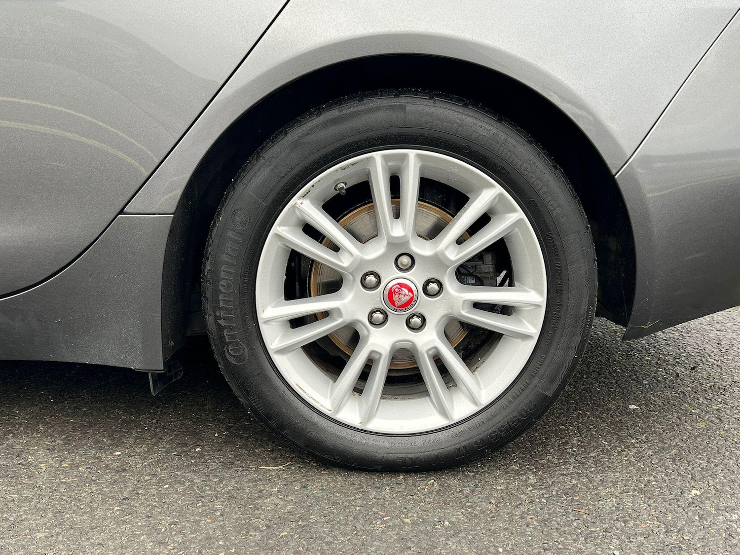 Used Jaguar XE 2017 for sale - 76550503: Photo 26