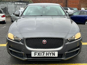 Used Jaguar XE 2017 for sale - 76550503: Photo