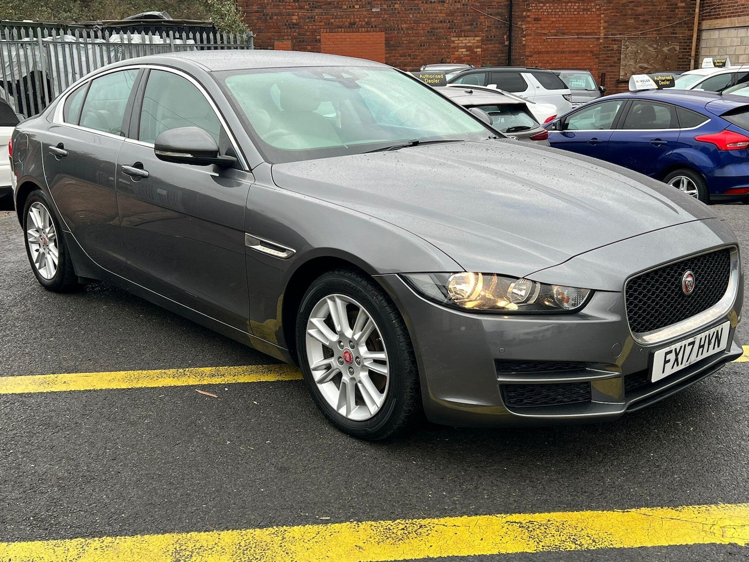 Used Jaguar XE 2017 for sale - 76550503: Photo 3