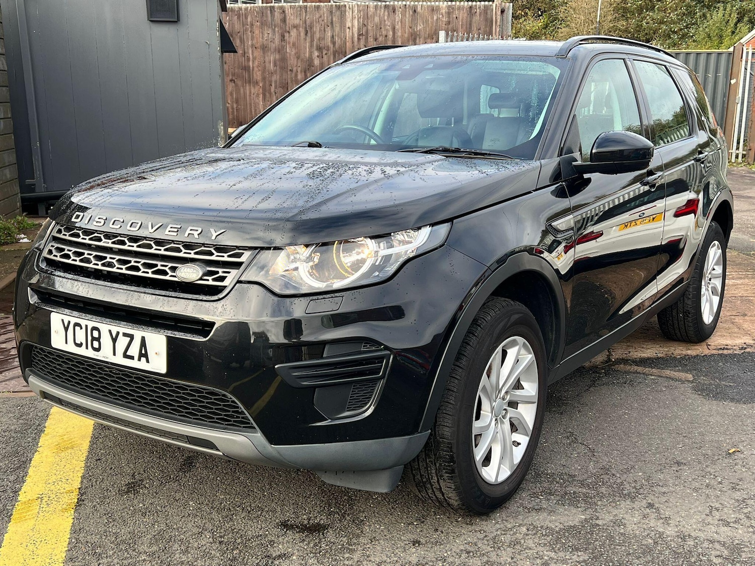 Used Land Rover Discovery Sport 2018 for sale - 76522446: Photo 1