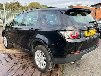 Used Land Rover Discovery Sport 2018 for sale - 76522446: Photo