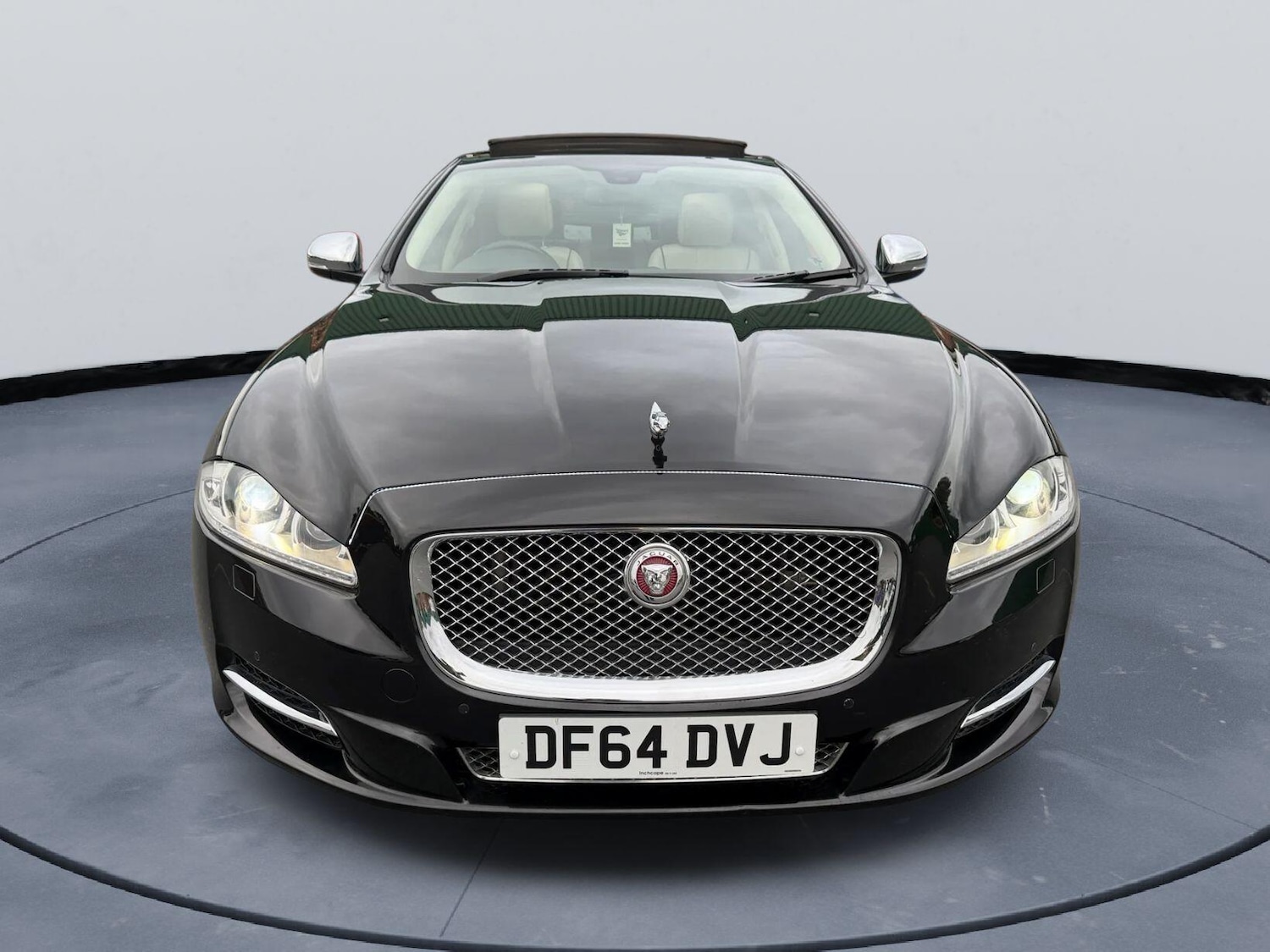 Used Jaguar XJ 2014 for sale - 76633598: Photo 2