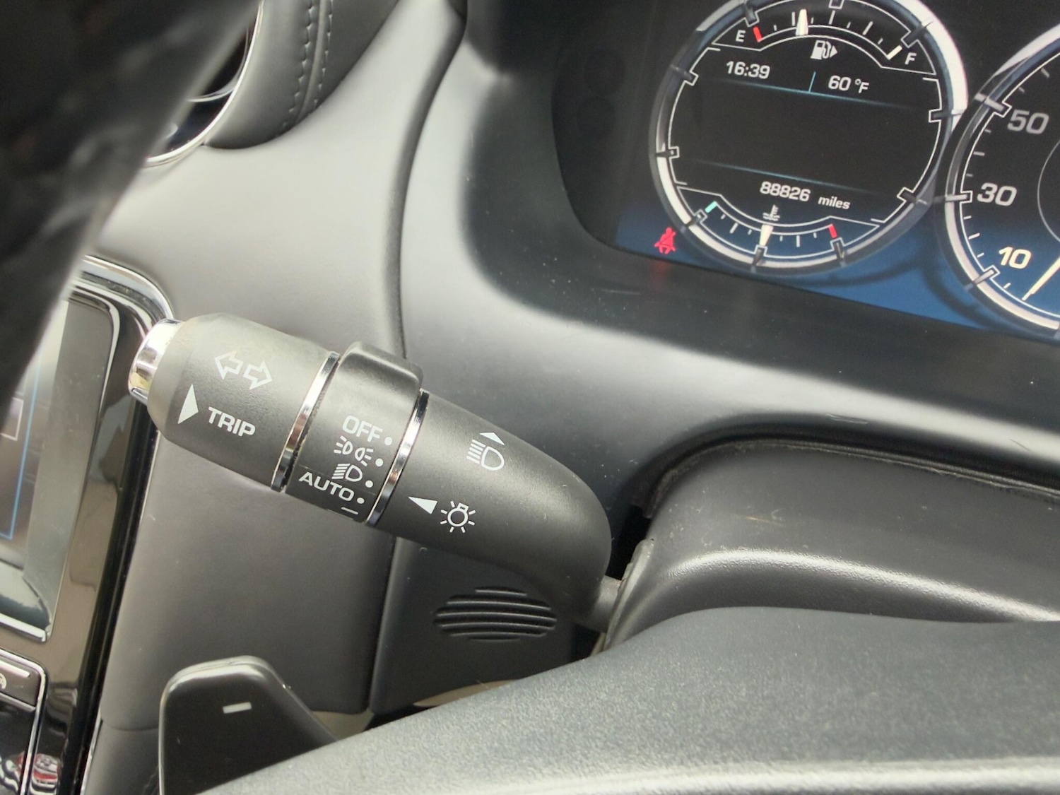 Used Jaguar XJ 2014 for sale - 76633598: Photo 38