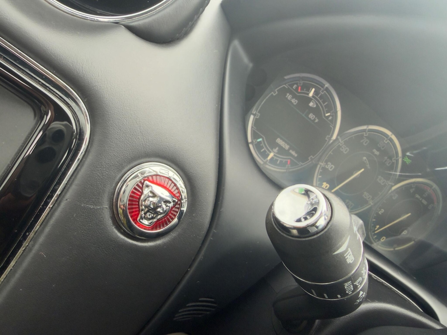 Used Jaguar XJ 2014 for sale - 76633598: Photo 40