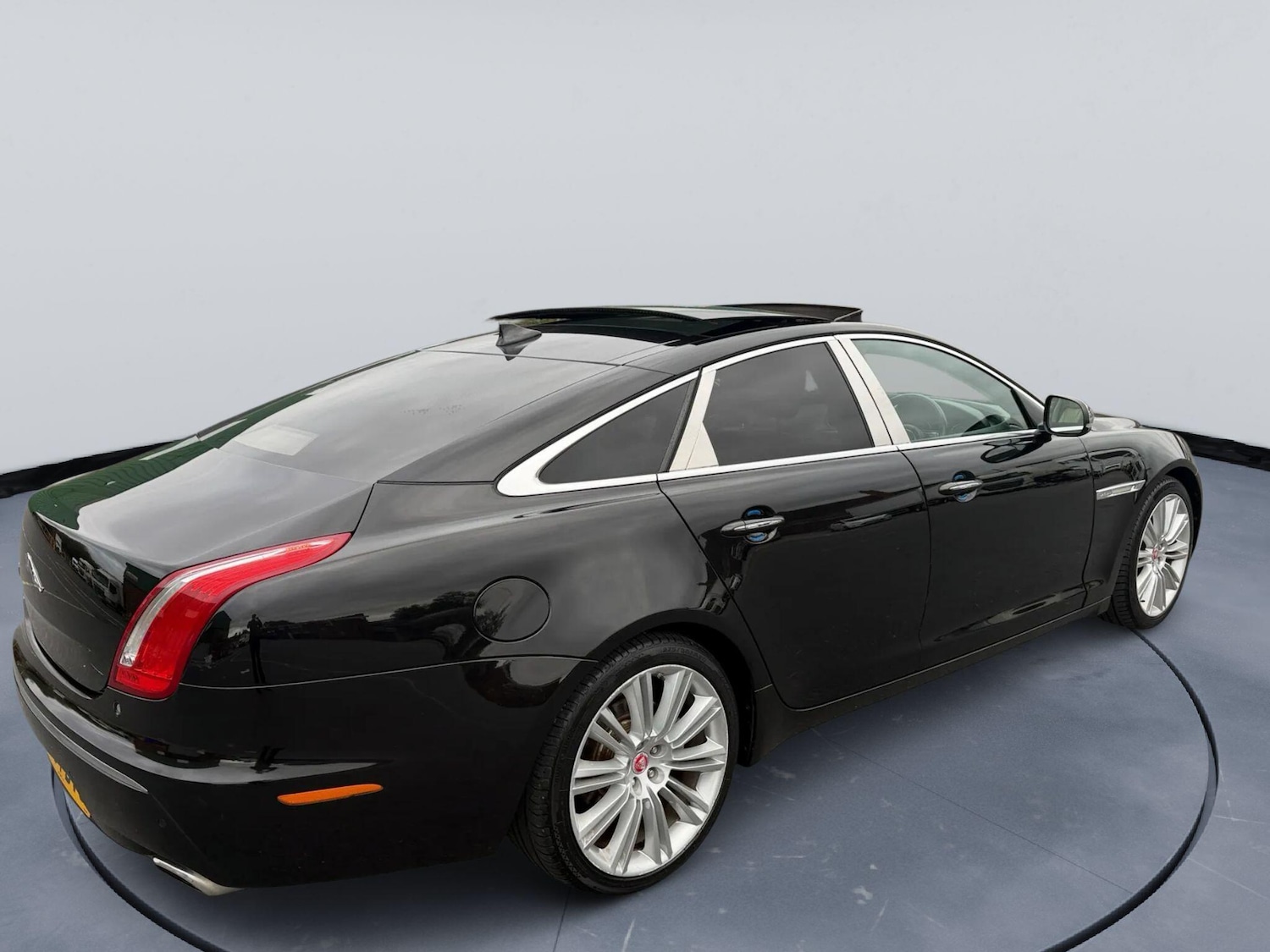 Used Jaguar XJ 2014 for sale - 76633598: Photo 6