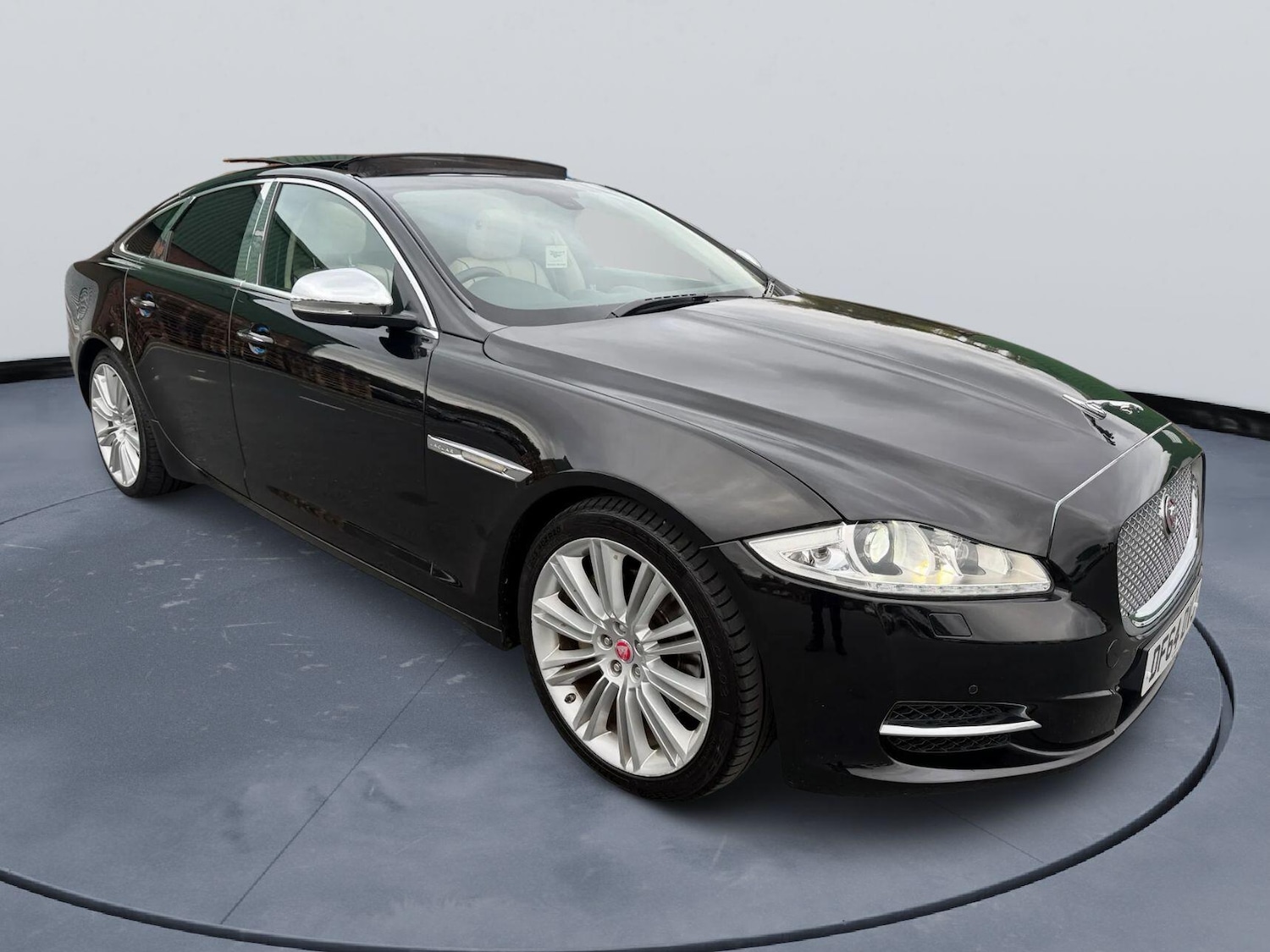 Used Jaguar XJ 2014 for sale - 76633598: Photo 8