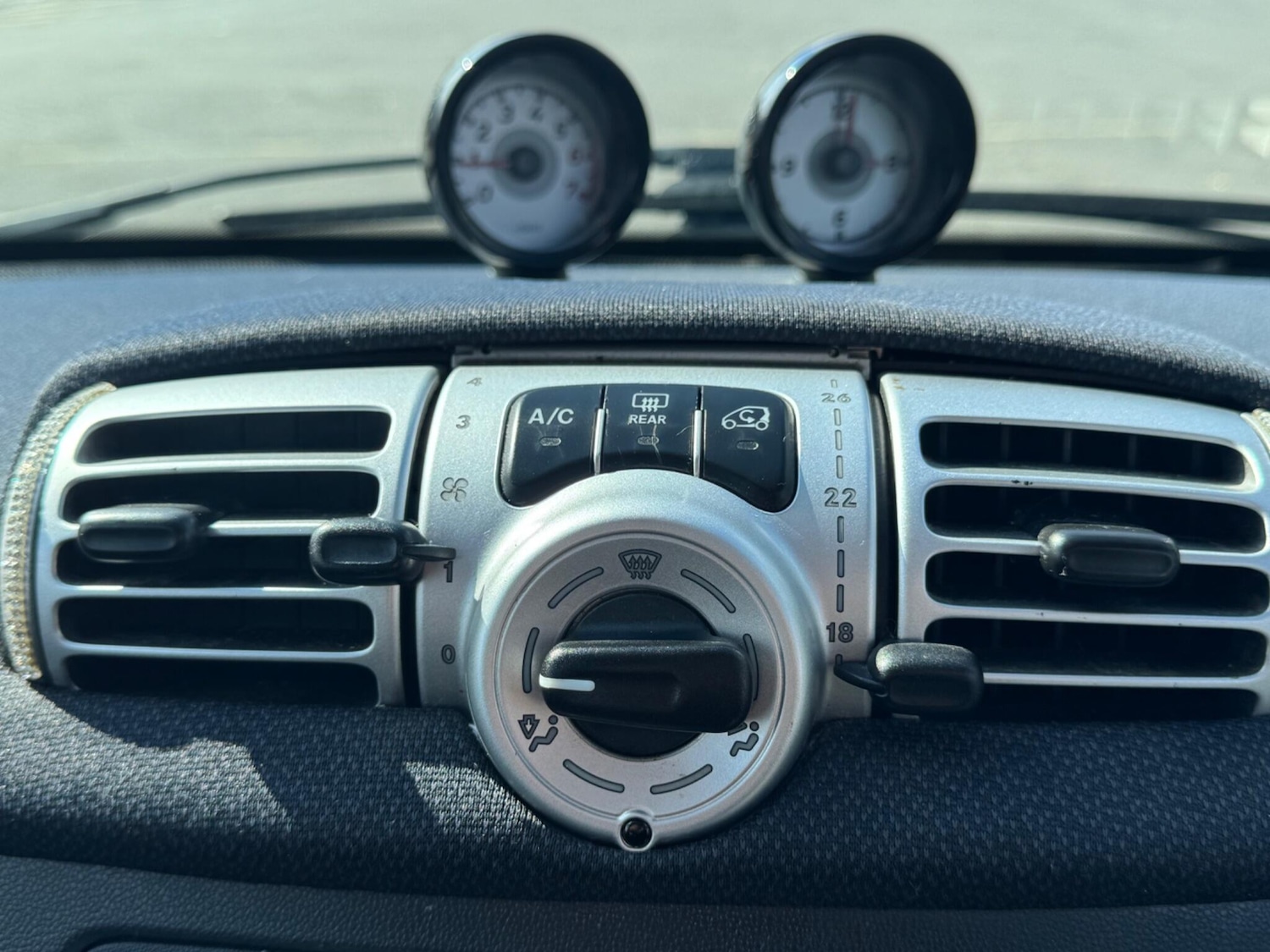 Used smart fortwo 2011 for sale - 78115261: Photo 12