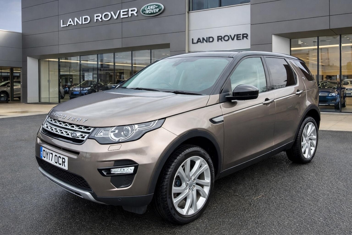 Used Land Rover Discovery Sport 2017 for sale - 77400710: Photo 1