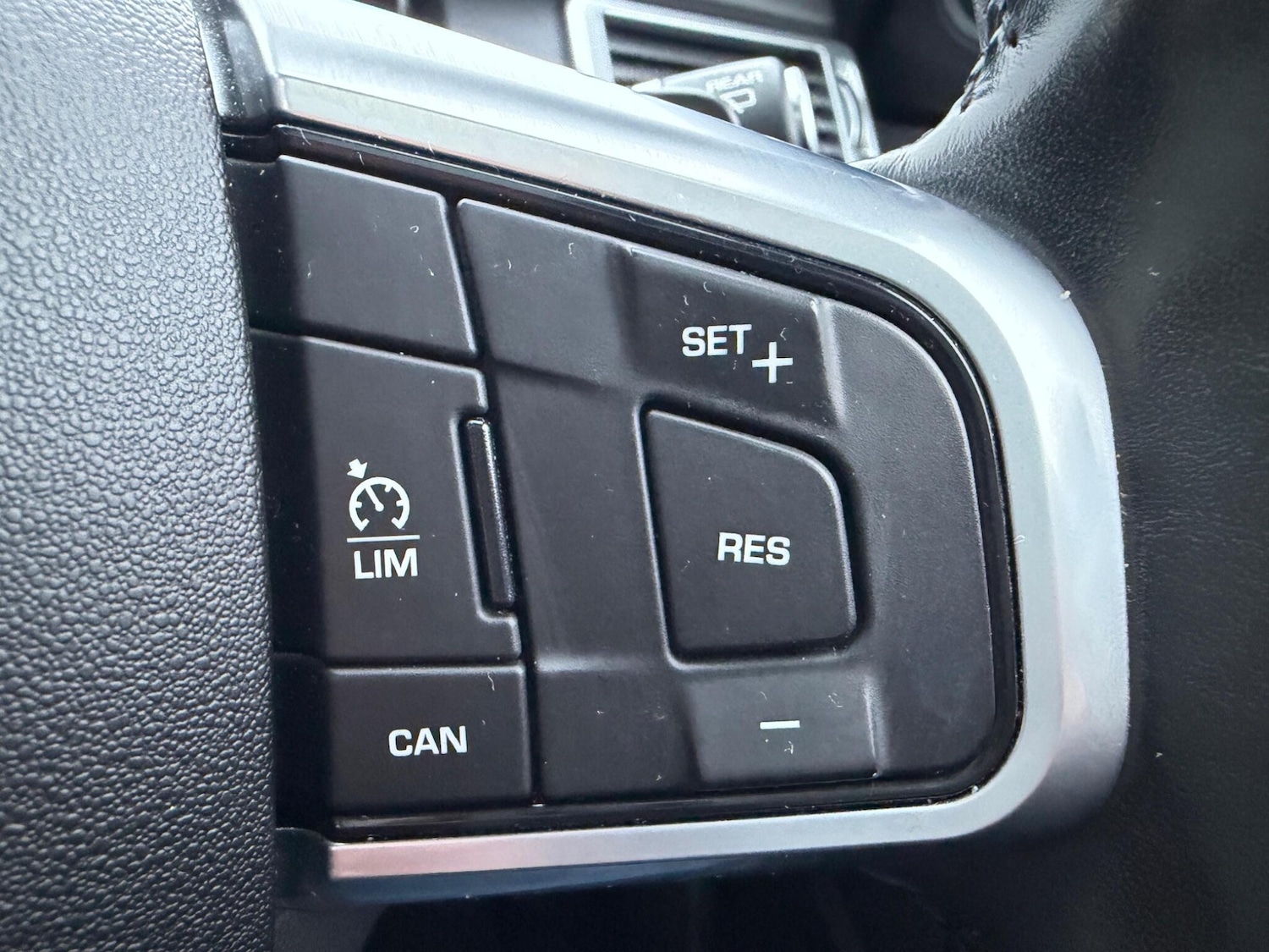 Used Land Rover Discovery Sport 2017 for sale - 77400710: Photo 30